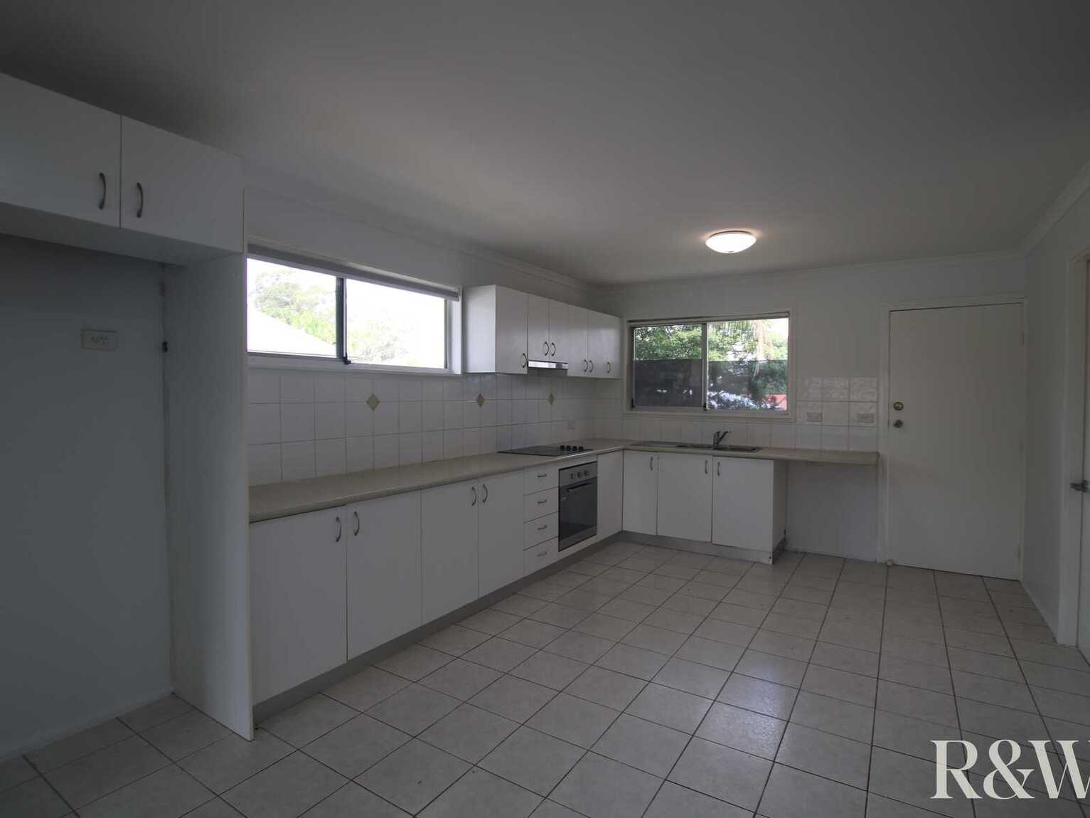 4 Melkarth Place Doonside