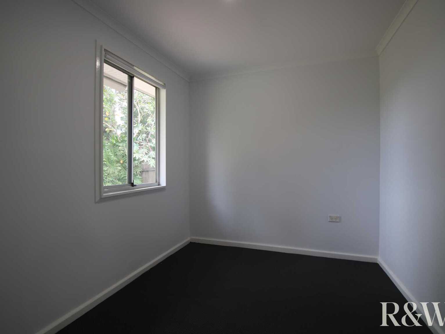 4 Melkarth Place Doonside