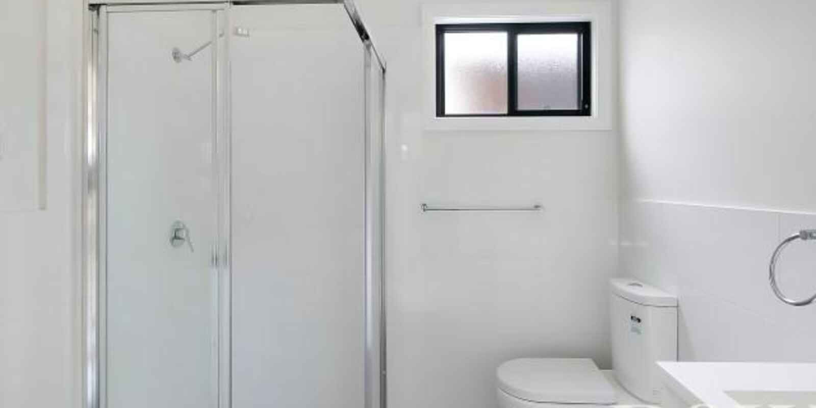 244A Banks Drive St Clair