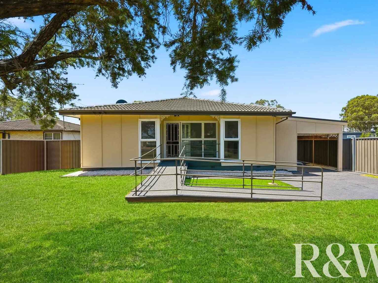 61 Marquesa Crescent Lethbridge Park