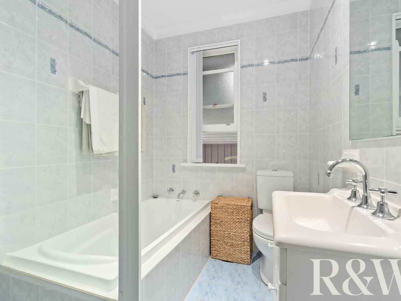 19 Melanesia Avenue Lethbridge Park 19 Melanesia Avenue Lethbridge Park