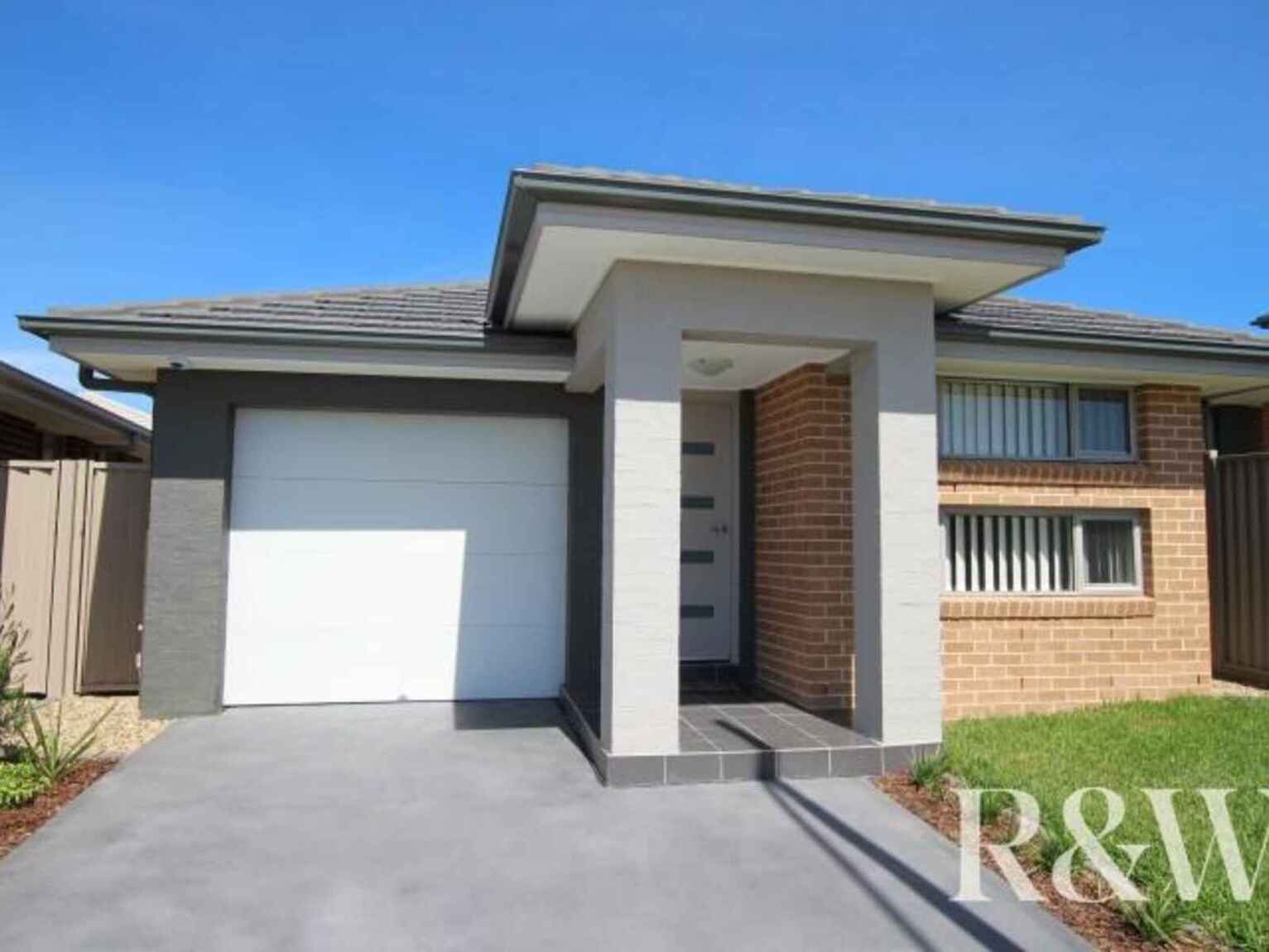 3b Binalong Road Jordan Springs