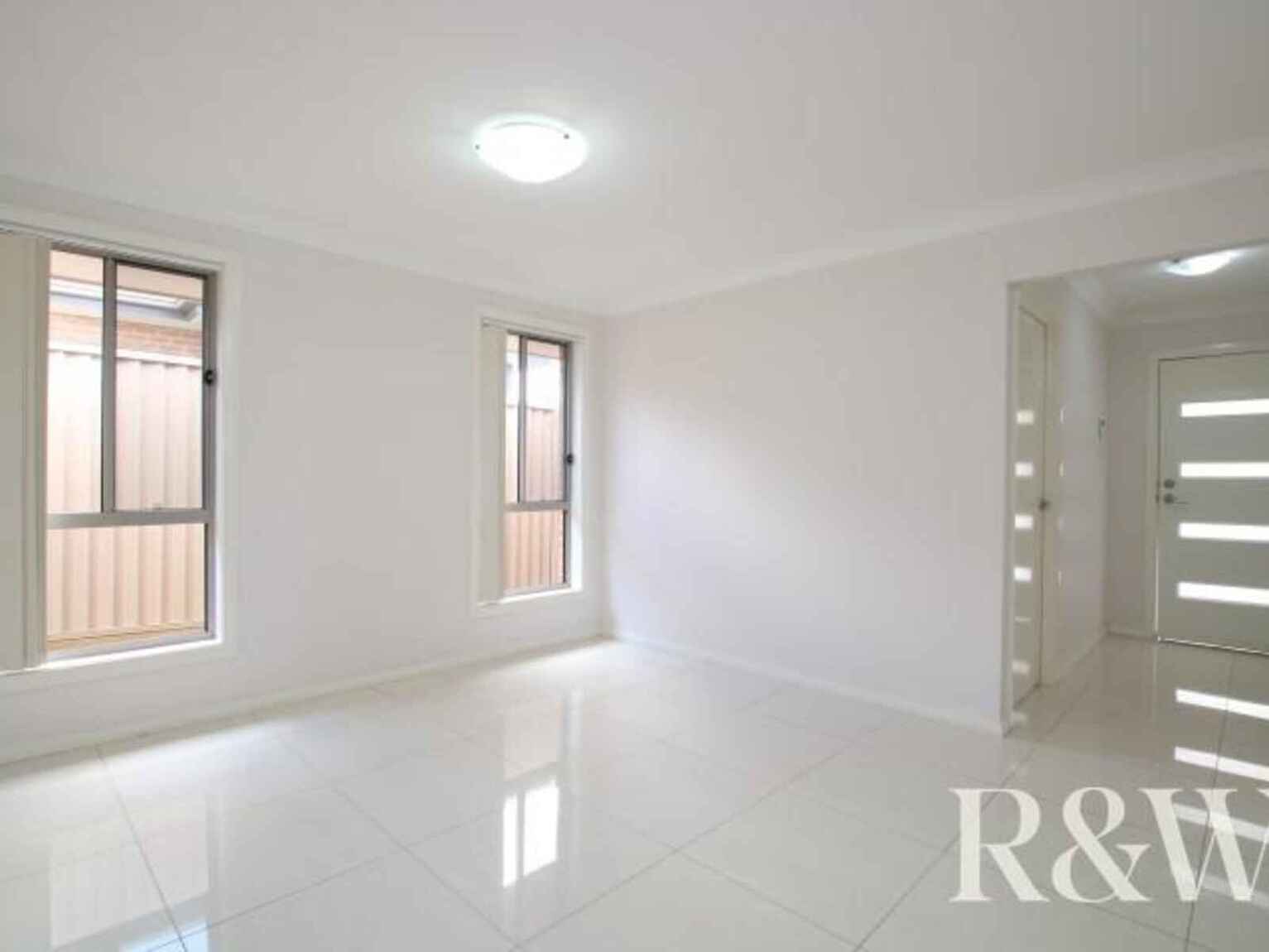 3b Binalong Road Jordan Springs