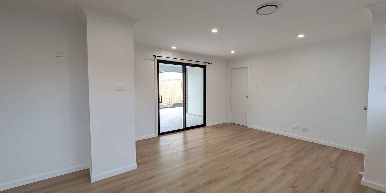 4A Dino Close Rooty Hill