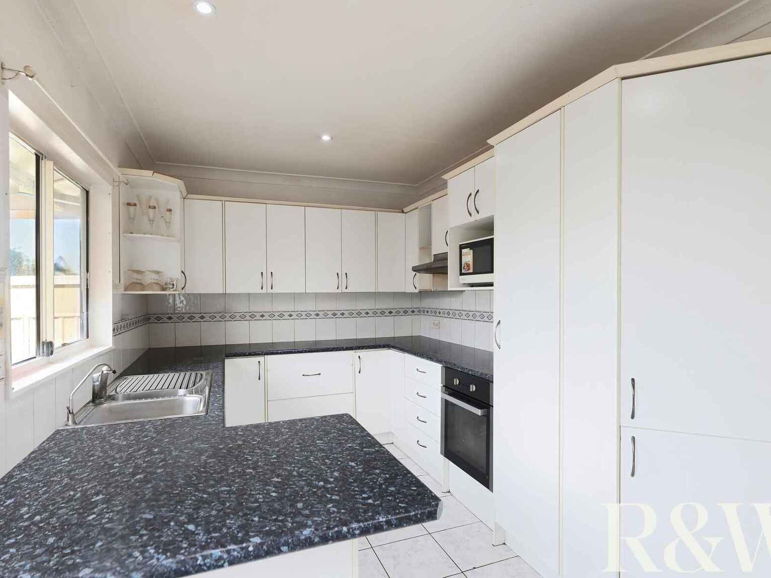 15 Halinda Street Whalan