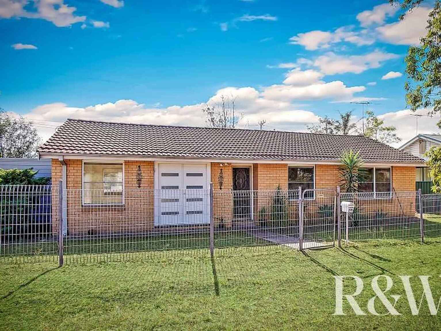 195 Maple Road North St Marys