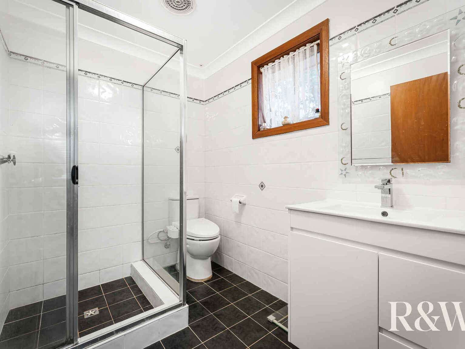 16 Fallon Close Quakers Hill