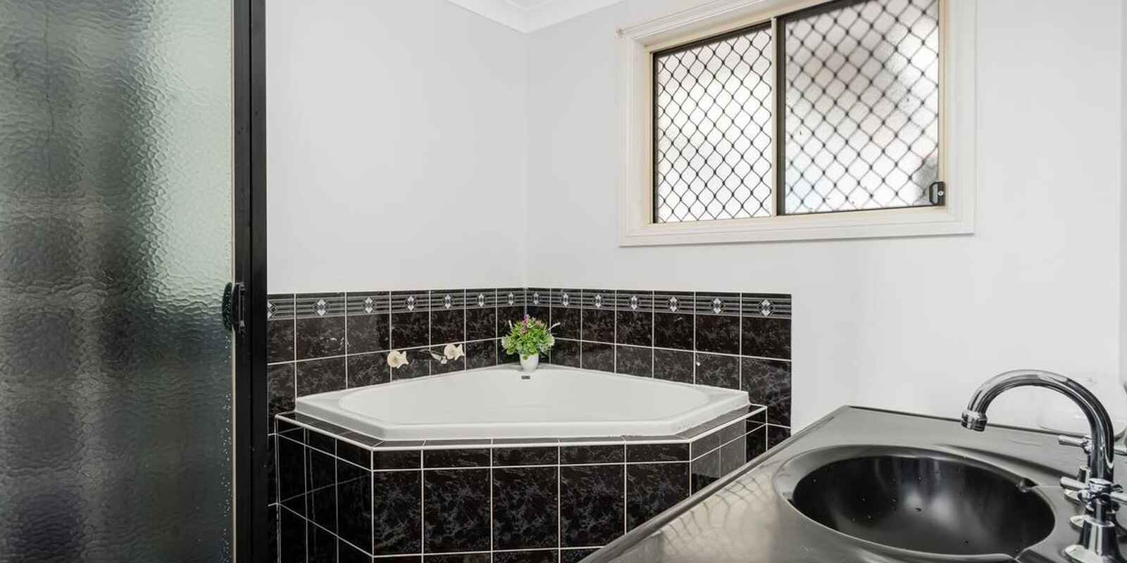 17 Mabuhay Grove Mount Druitt