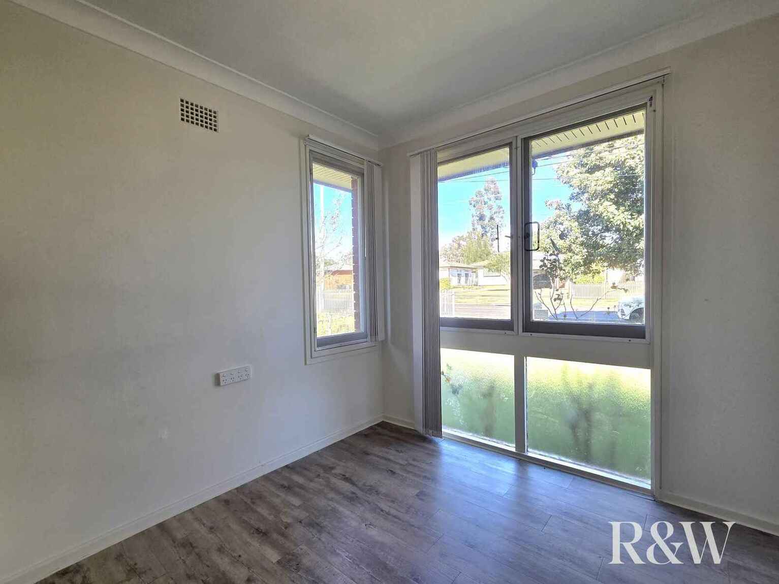 90 Captain Cook Drive Willmot