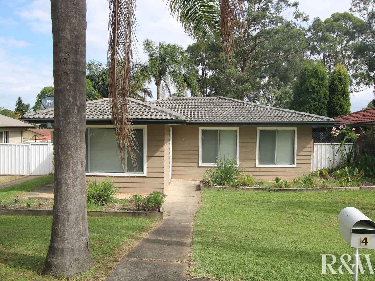 4 Melkarth Place Doonside