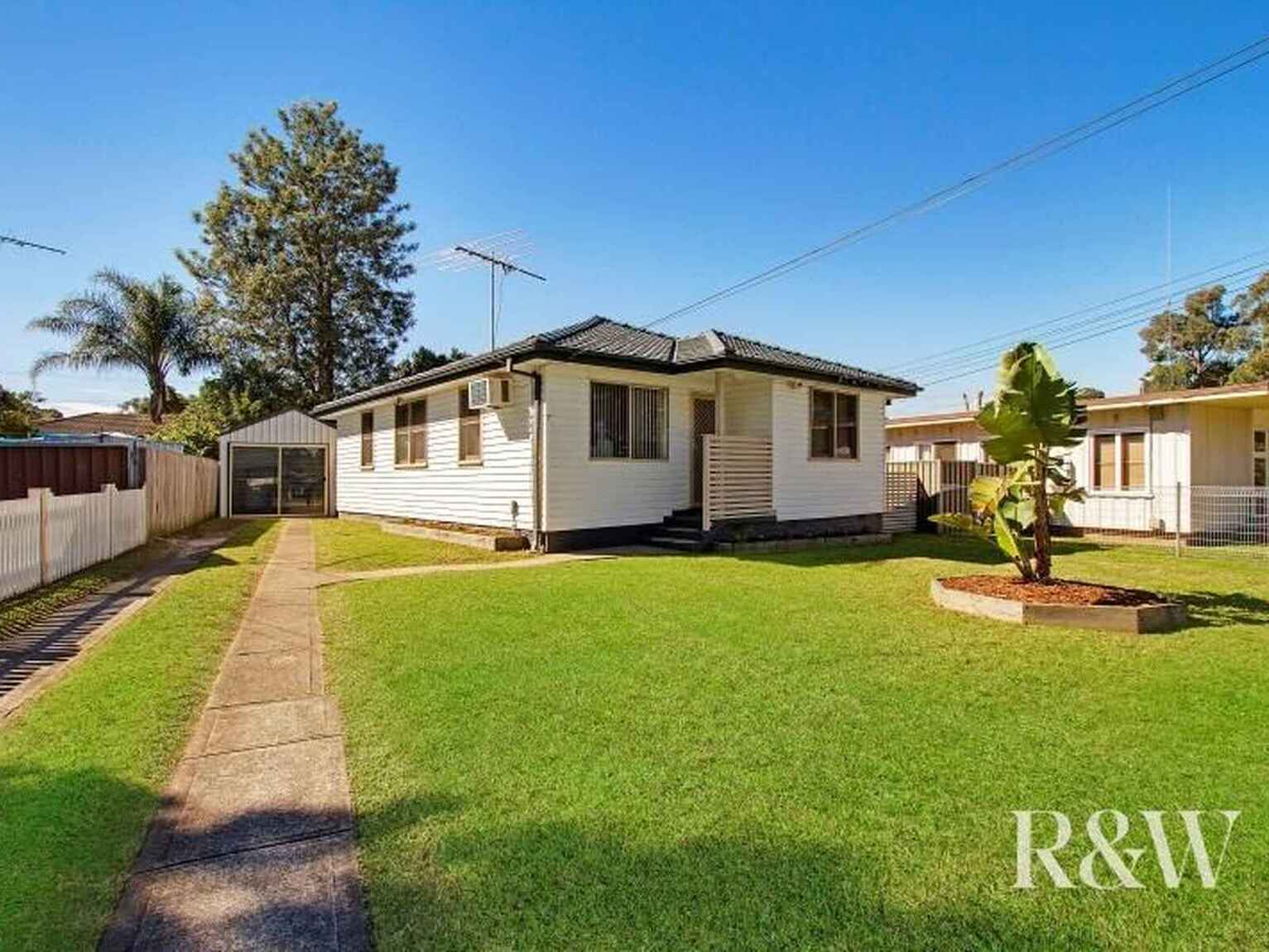 7 Luzon Avenue Lethbridge Park