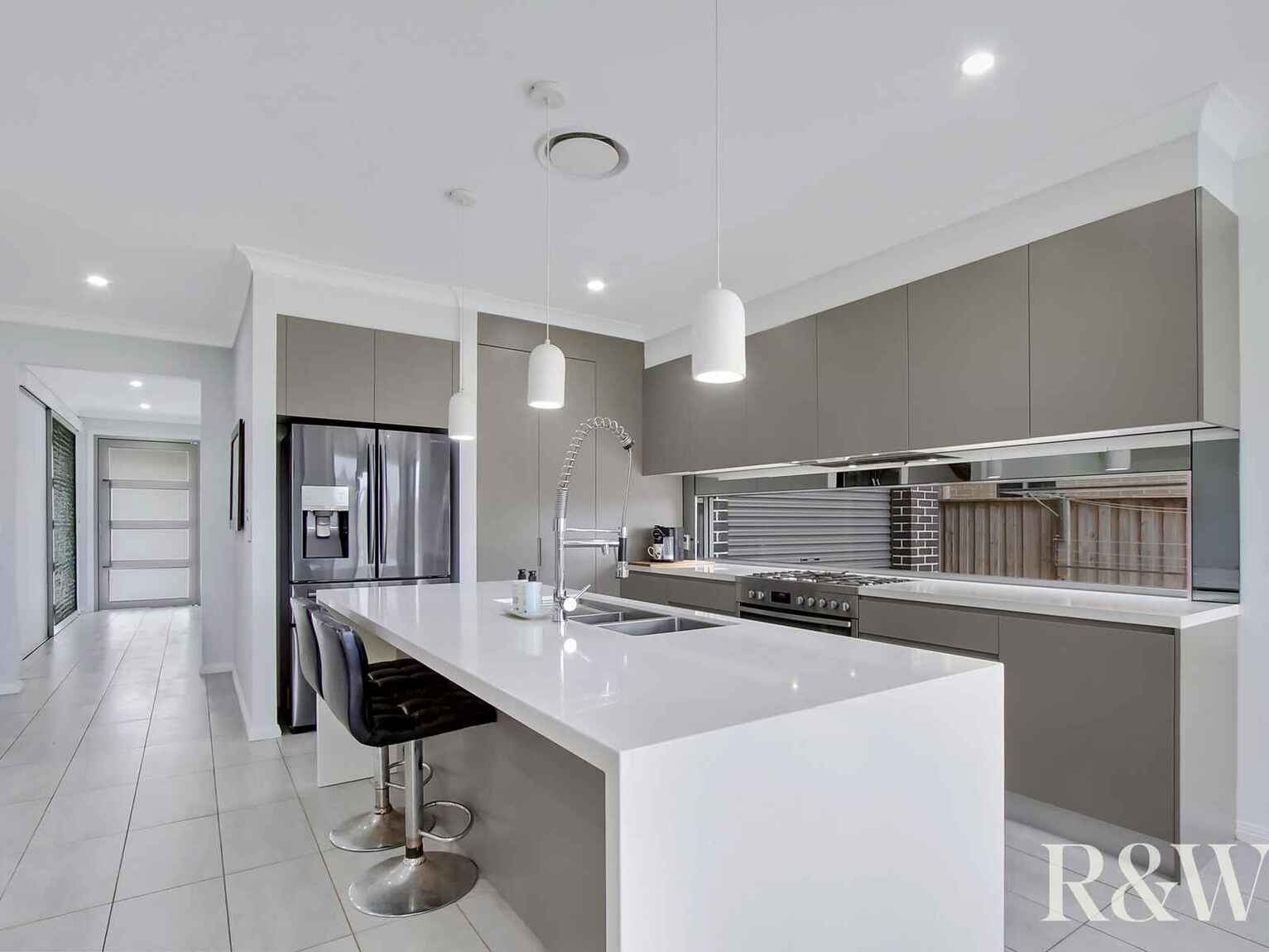 8 Aspect Crescent Colebee