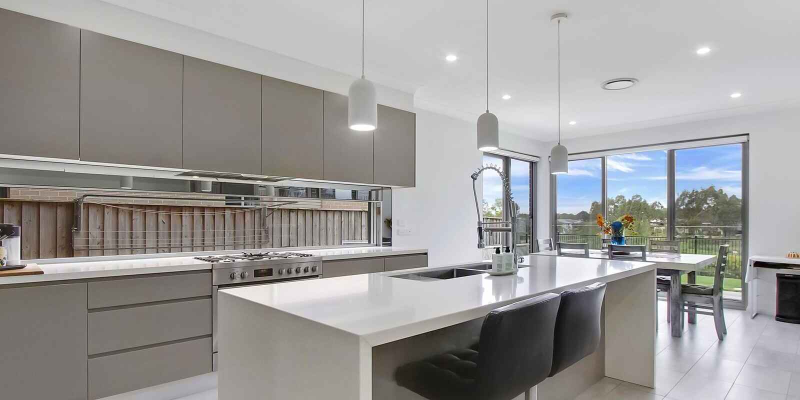 8 Aspect Crescent Colebee